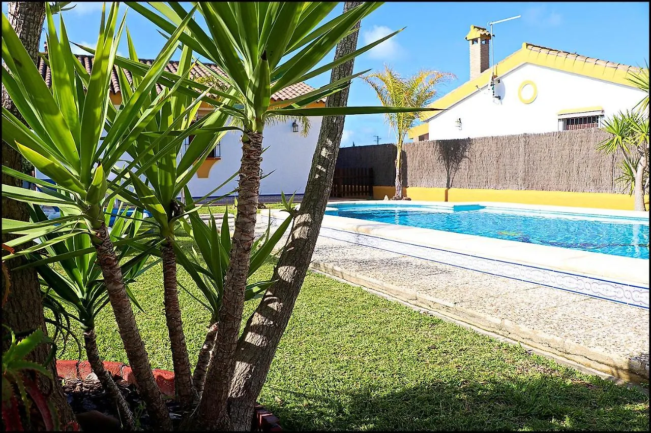 Chalet Con Piscina En Roche Viejo Conil De La Frontera