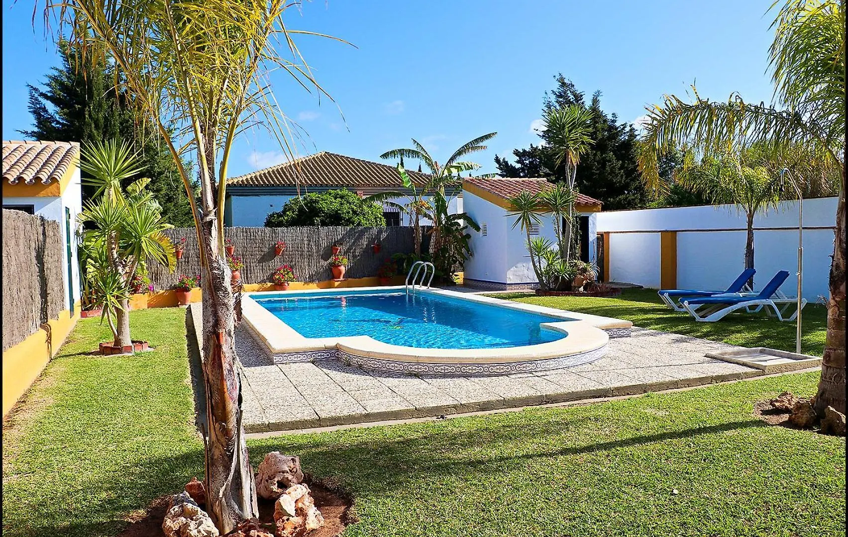 Chalet Con Piscina En Roche Viejo Conil De La Frontera